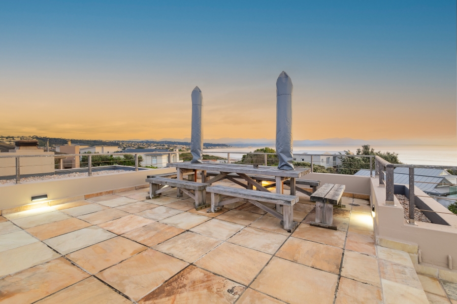 5 Bedroom Property for Sale in Whale Rock Beach Western Cape